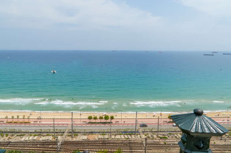 Platja de l'Arrabassada, Tarragona — Familiar, larga y con paseo marítimo